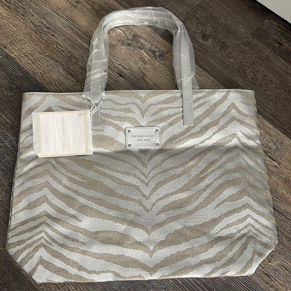 Michael Kors bag - Picture 1 of 7